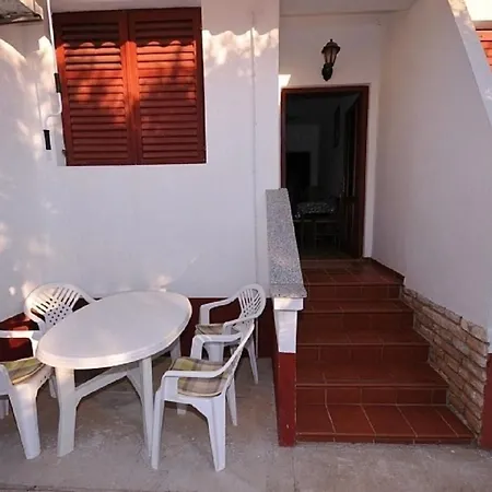 Pere - Parking And Barbecue