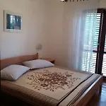 Pere Apartment *