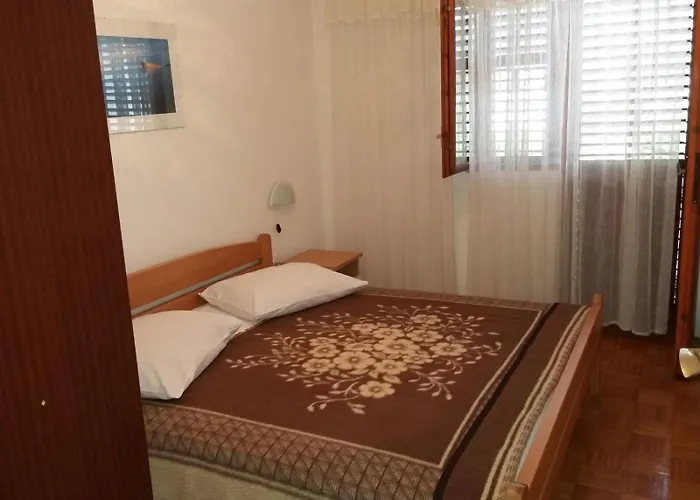 Pere Apartment Povljana